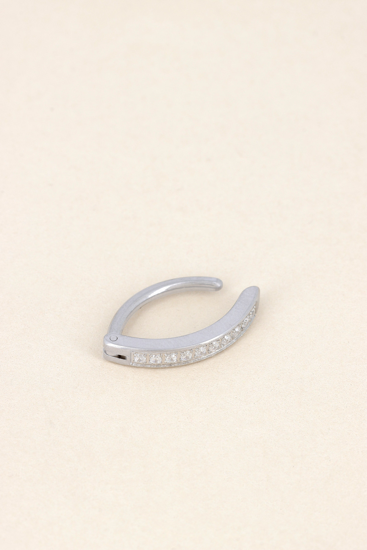 Piercing Ayem
