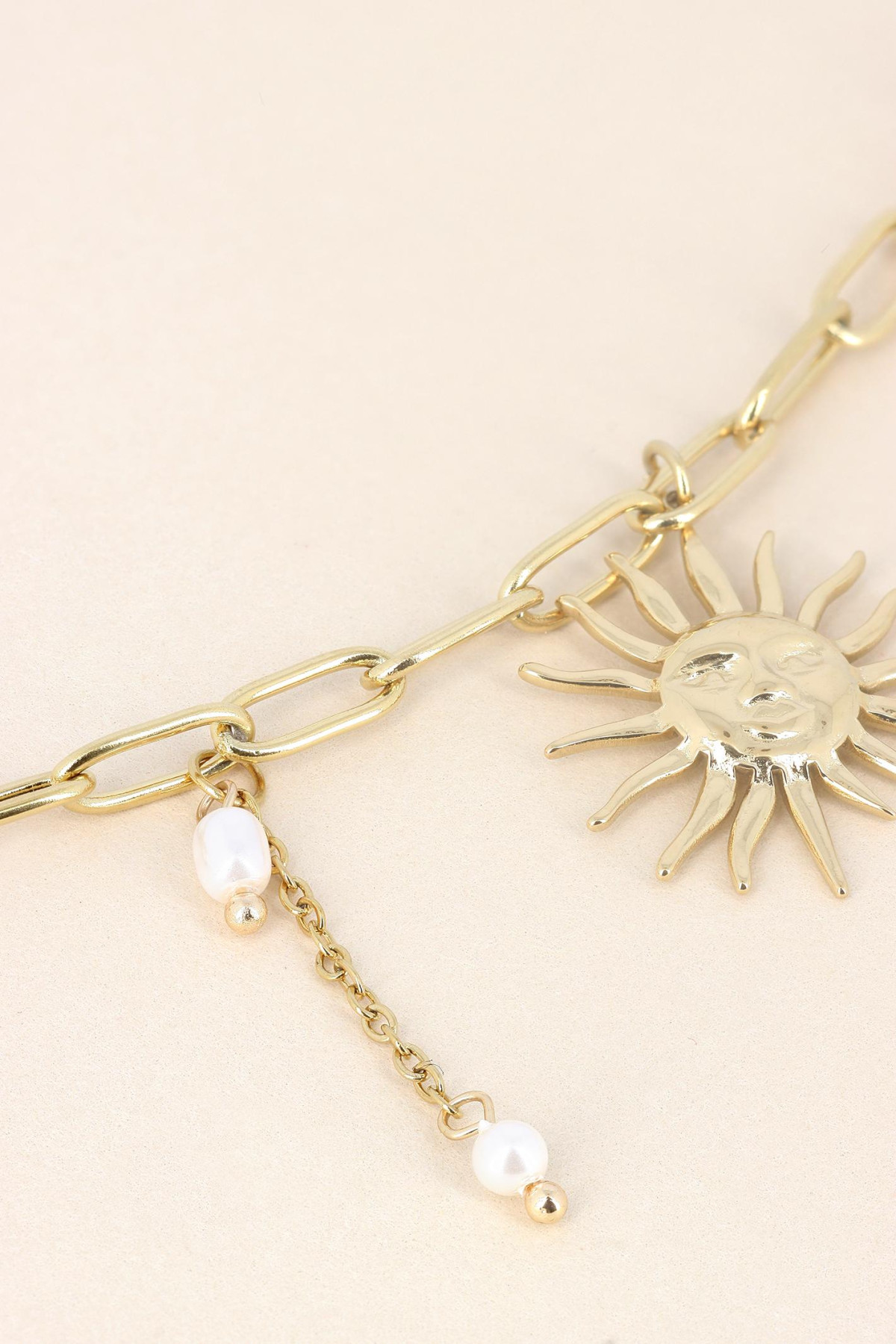 Collier Abella