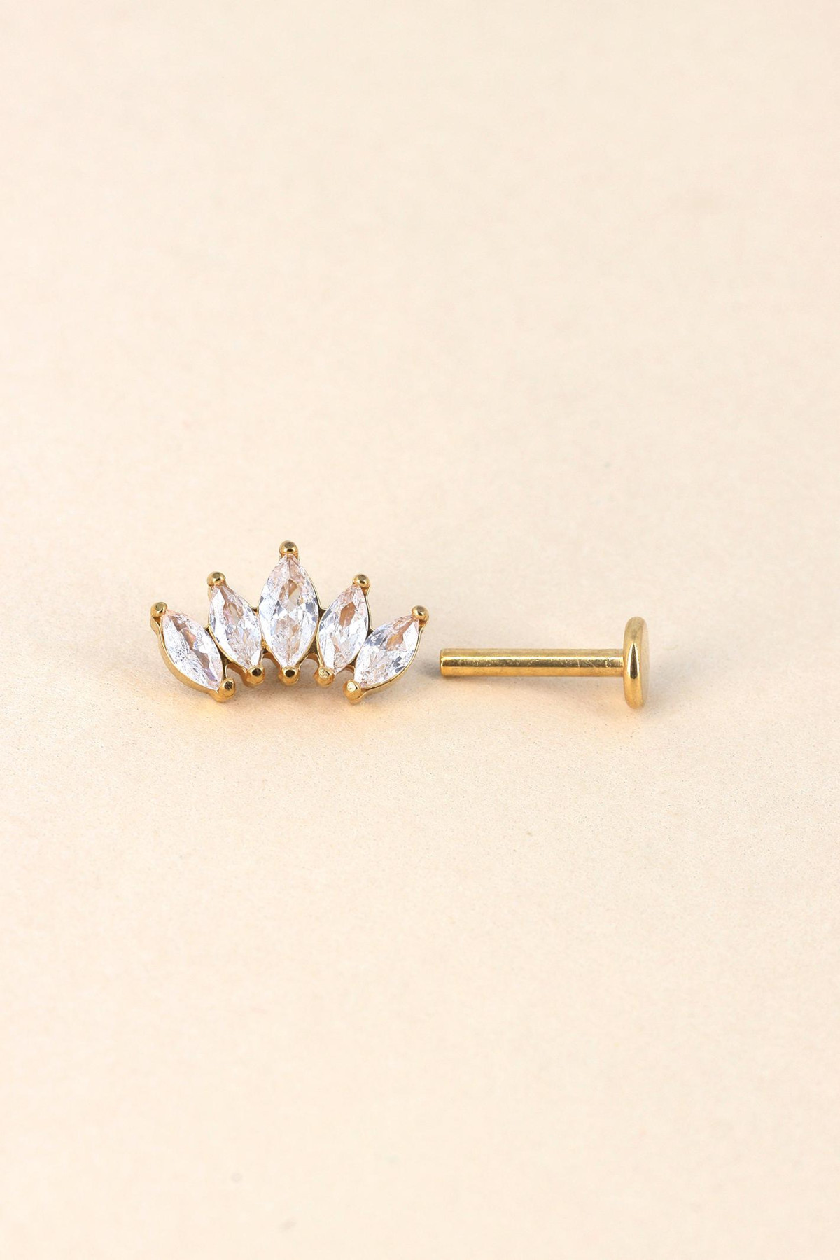 Piercing Hana