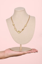 Collier Hazelle